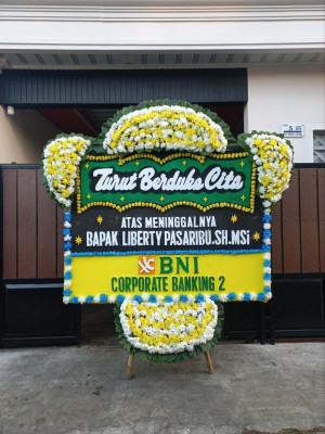 Papan Bunga Duka di Pondok Jagung Timur